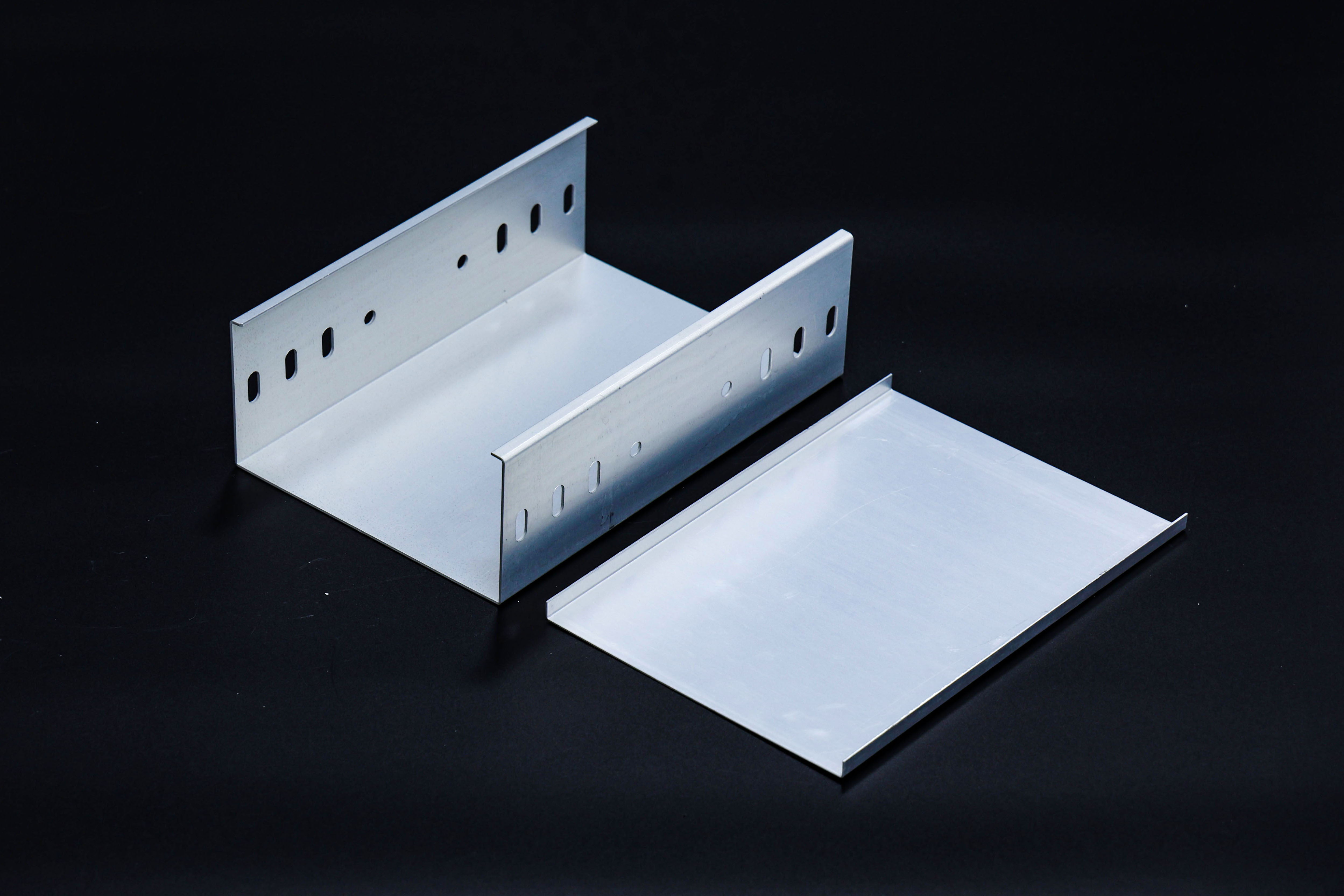 铝合金板材槽式桥架